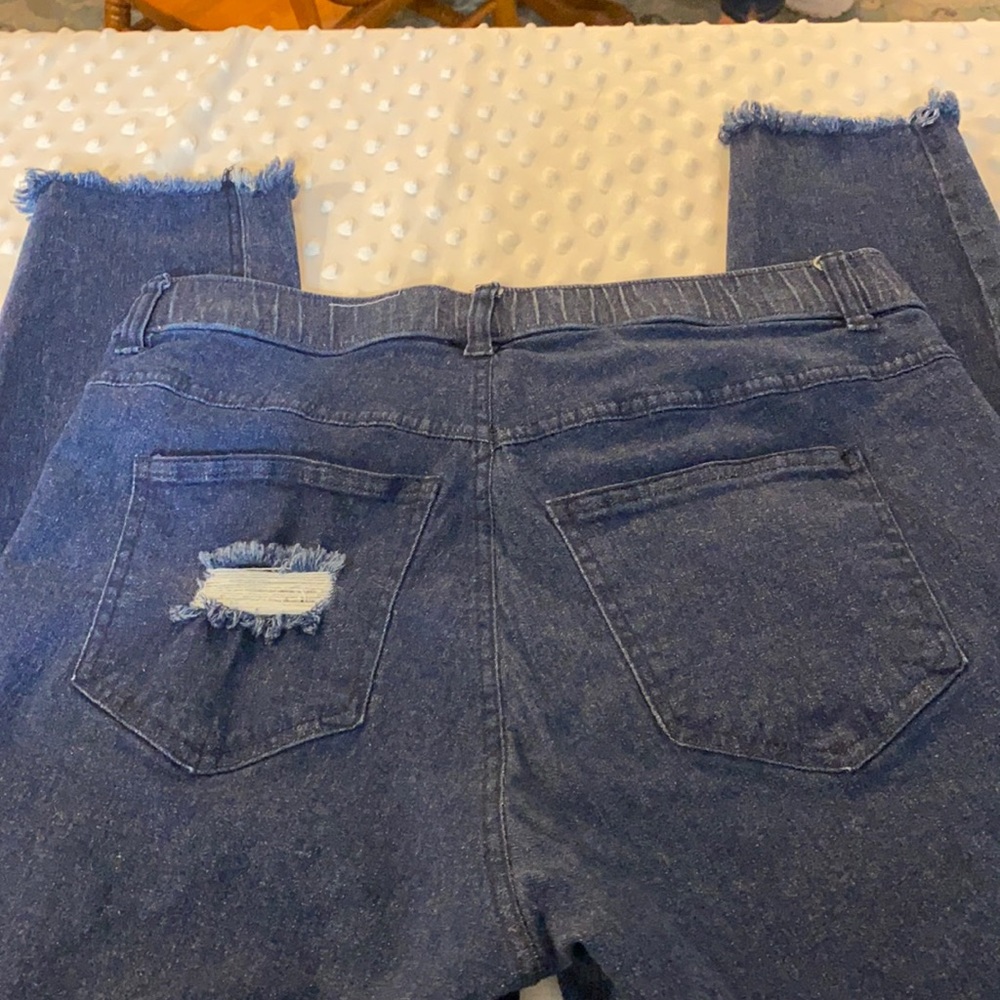 Hue Skinny Distressed Raw Hem Elastic Waist Jeans